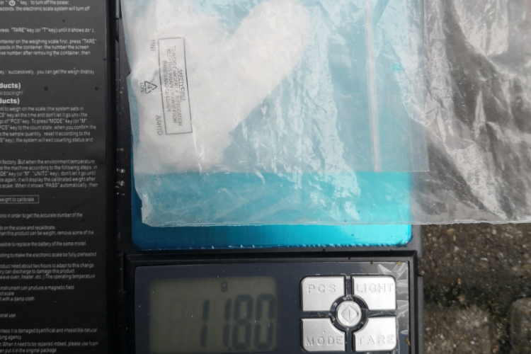 Csomagküldőn keresztül terjesztették a drogot