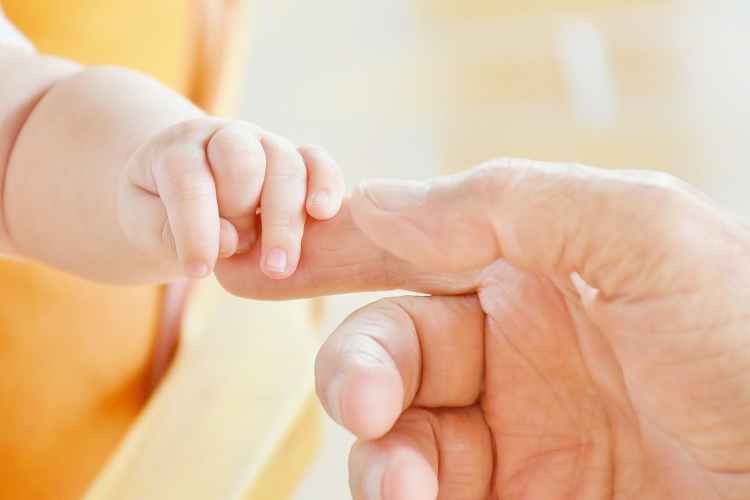 KSH: májusban 6284 gyermek született, és 9501 ember halt meg