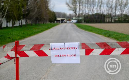 A Magyar Honvédség fertőtlenítési feladatokat lát el száj- és körömfájás betegséggel érintett helyeken