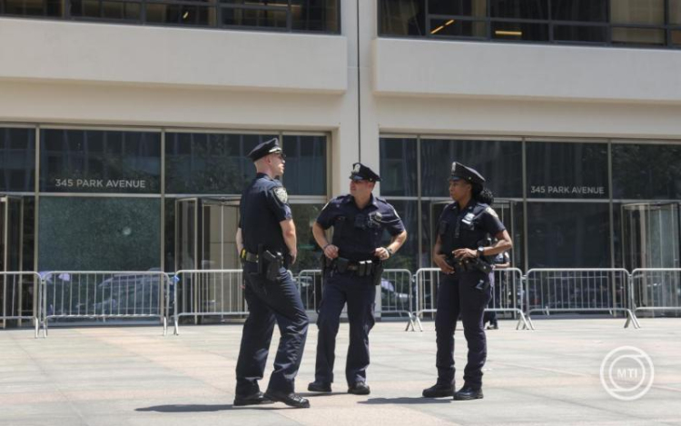 Fegyveres támadás történt egy New York-i felhőkarcolóban, többen meghaltak