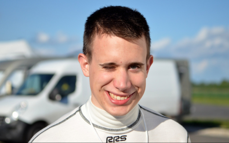 Egyik szemem sír, a másik nevet!