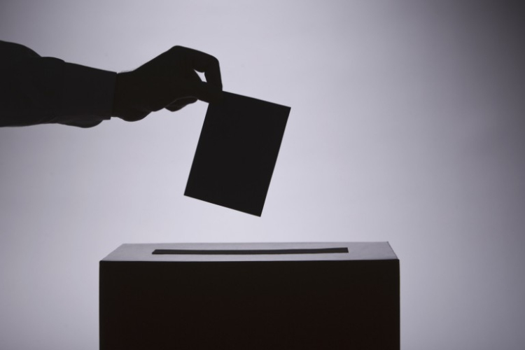Az év utolsó időközi választásait rendezik vasárnap 